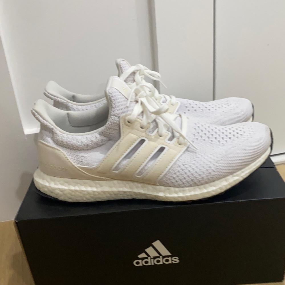 Adidas Ultraboost 5.0 DNA W - US 8.5